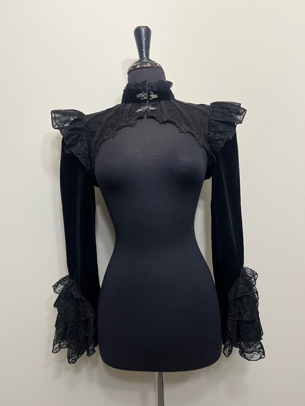 Dark in Love Gothic Victorian Velvet Bolero